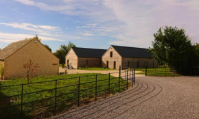 Luxury Lodge @ Ewen Barn - private 5* retreat